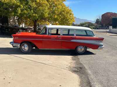 1957 Chevrolet Bel Air / 150 / 210