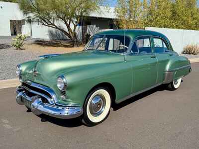 1949 Oldsmobile Series 76 Futuramic 4dr Sedan