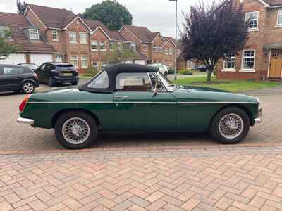 mgb roadster british racing green with overdrive 1972