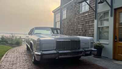 1976 Lincoln Continental town car