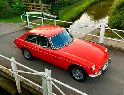 MGB GT 1978 - VERMILLION  /  BLACK - CHROME WIRES - OVERDRIVE - LOVELY DAILY CAR !