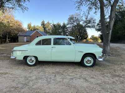 1951 Ford Deluxe