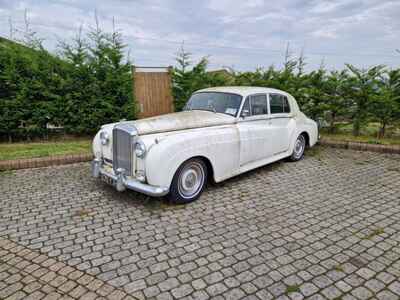 1956 Bentley S1 (Classic Car  /  Barn Find)