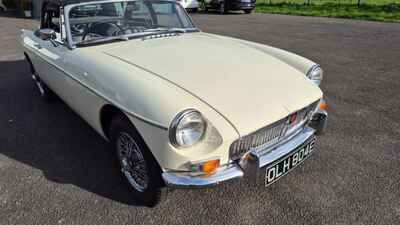 MGB Roadster MK1 , Old English White