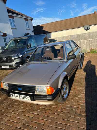 CLASSIC 1982 FORD ESCORT MK3 1300cc GHiA 5 DOOR HATCHBACK 20250 MILES ORIGINAL