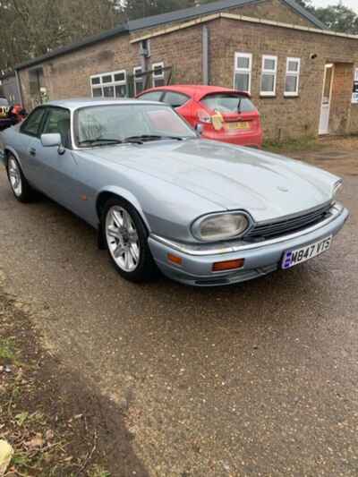 Jaguar xjs 4 0ltr automatic, 1995 excellent project, 135k, reluctant sale.