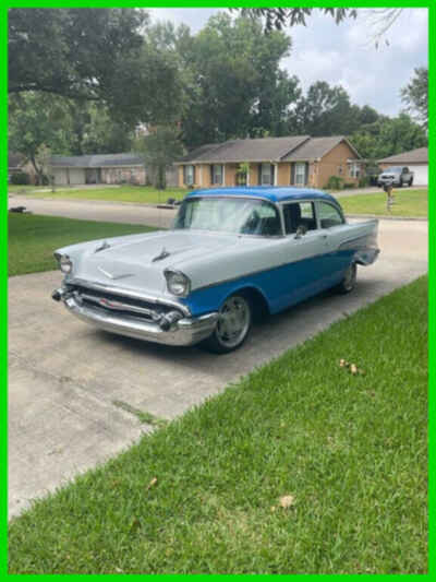 1957 Chevrolet Bel Air / 150 / 210