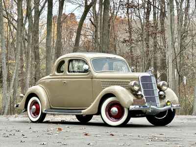 1935 Ford Model 48 Deluxe Coupe