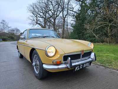 1972 MGB GT Chrome Bumper, Manual w / Overdrive