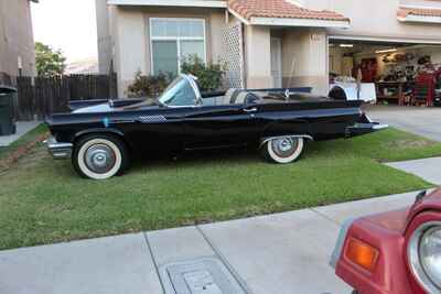 1957 Ford Thunderbird