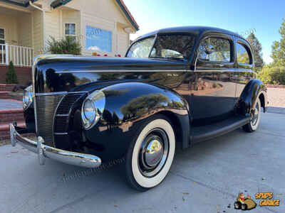 1940 Ford Deluxe Tudor Sedan