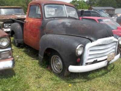 1952 GMC C / K 1500 Series Setting on a Chevy S10 Chassis