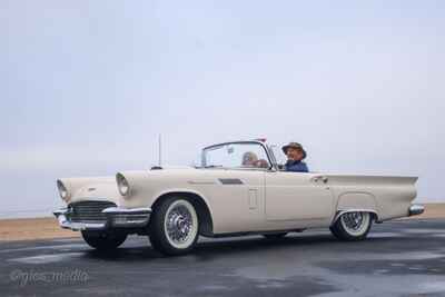 1957 Ford Thunderbird