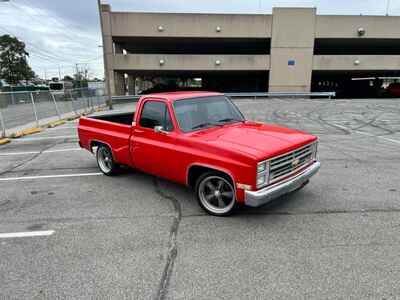 1985 Chevrolet C-10 Pro-Touring LS  /  6 Speed Manual