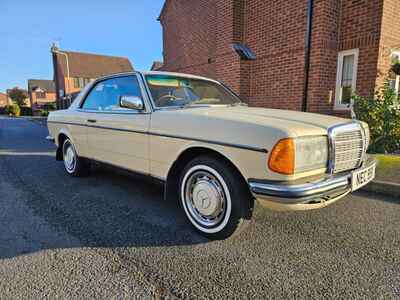 Mercedes-Benz W123 230CE C123 5Speed MANUAL