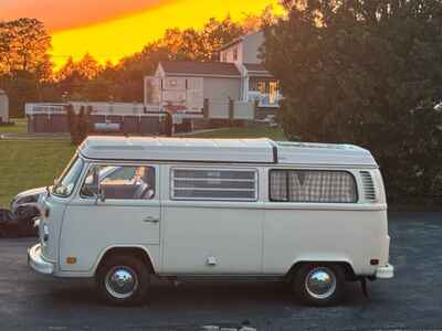 1973 Volkswagen Bus / Vanagon