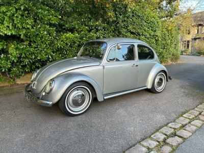 A terribly, terribly pleasant 1971 VW Beetle