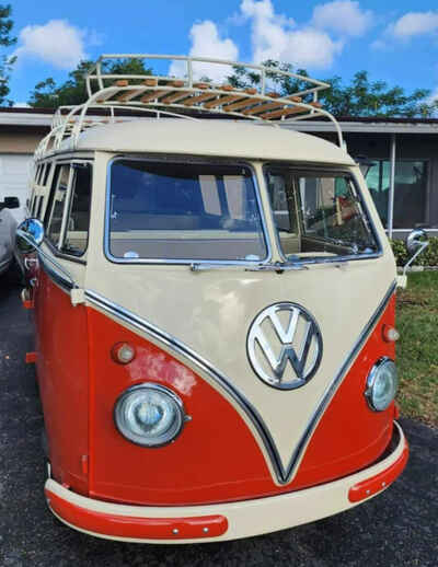 1962 Volkswagen Bus / Vanagon