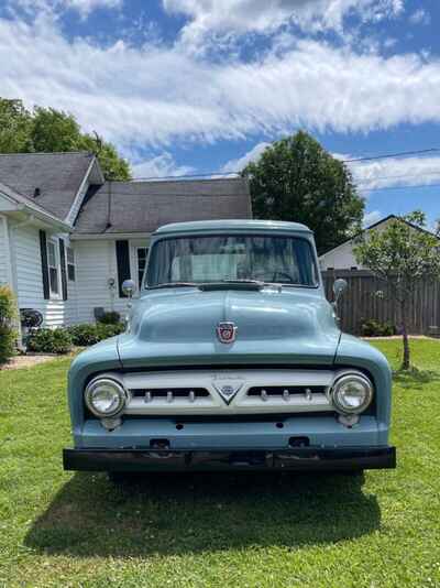 1953 Ford F-100 Deluxe Model