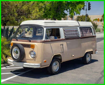 1973 Volkswagen Bus / Vanagon Type 2 Westfalia Camper